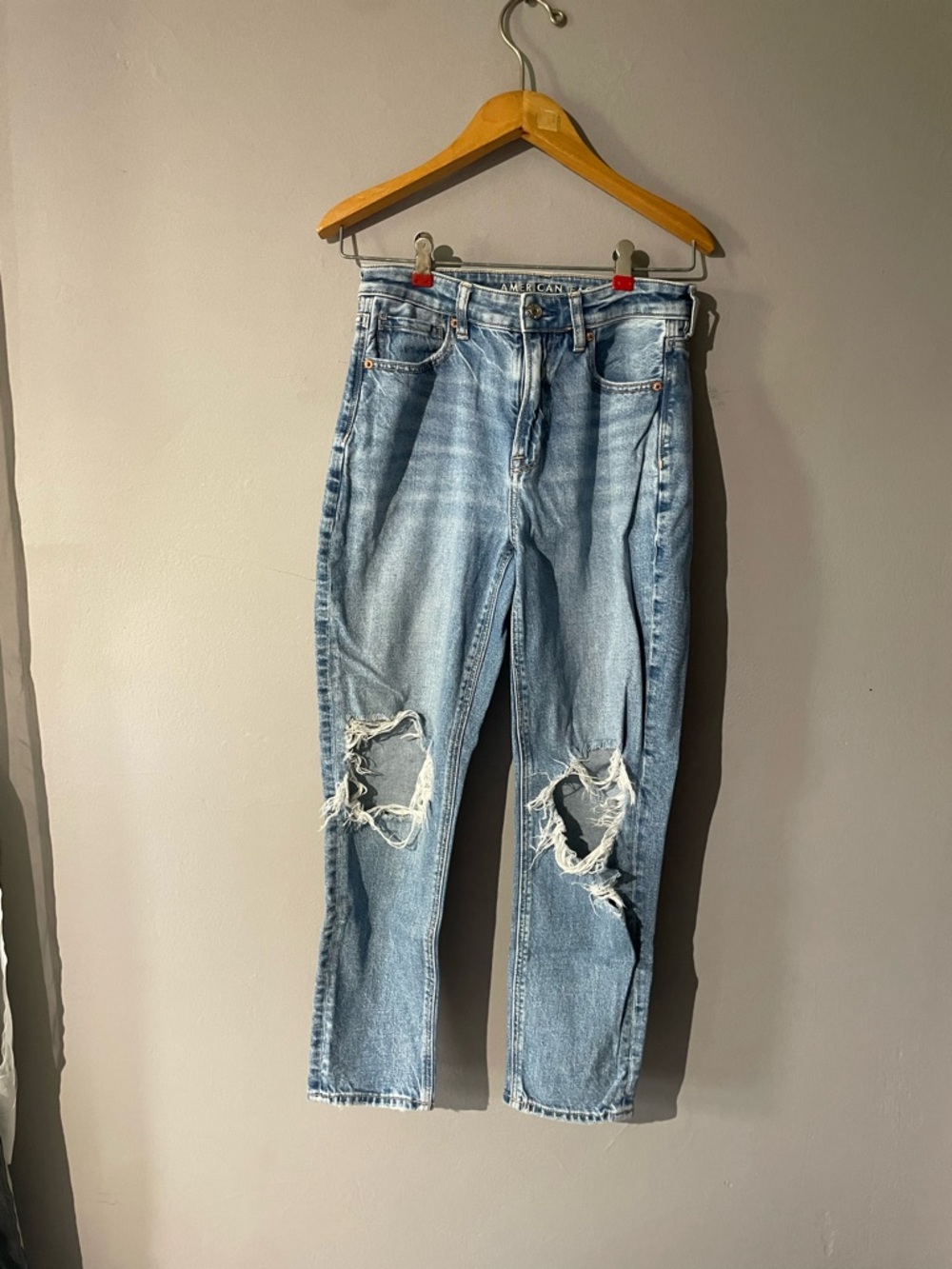 American Eagle Outfitters Light Blue Distressed Straight-Leg Jeans 2 short
